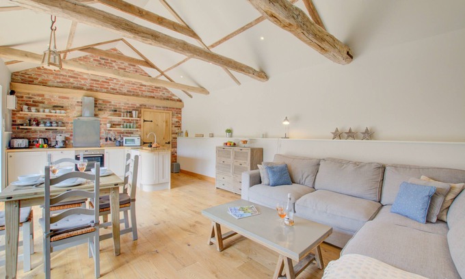Norwich House | The Old Cart Lodge - Two Bedroom House, Sleeps 4