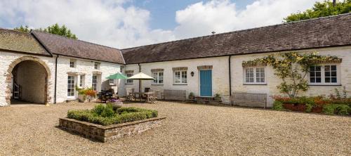 Llandefeilog House | The Old Carriage Court