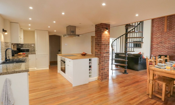 Shiptonthorpe Cottage | The Old Church