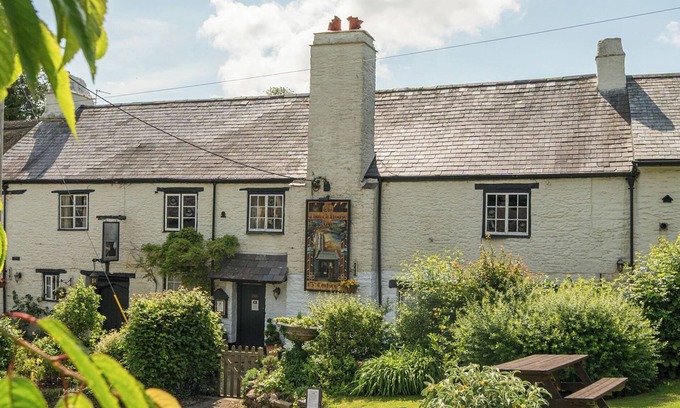 Liverton Cottage | THE OLD CHURCH HOUSE, pet friendly, with open fire in Torbryan