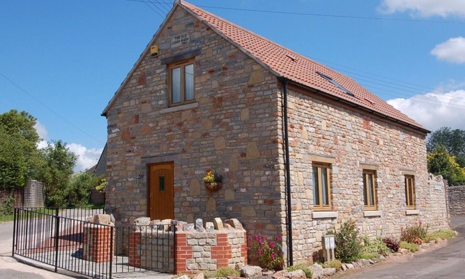 Wookey Cottage | THE OLD CIDER BARN, country holiday cottage, with a garden in Wells
