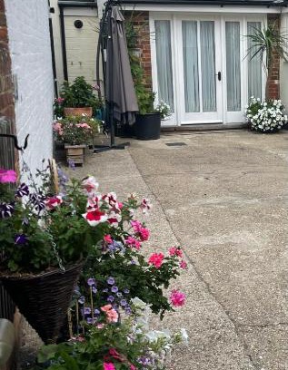 Canterbury Apartment | The Old Coach House 8 North Lane