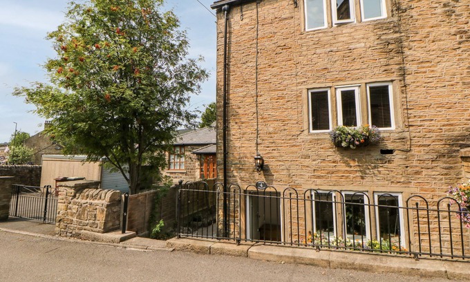 Hayfield Cottage | THE OLD COBBLERS, pet friendly, character holiday cottage in Hayfield
