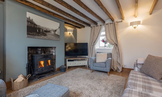Ganton Cottage | The Old Farm Shop - a holiday cottage that sleeps 6 guests in 3 bedrooms