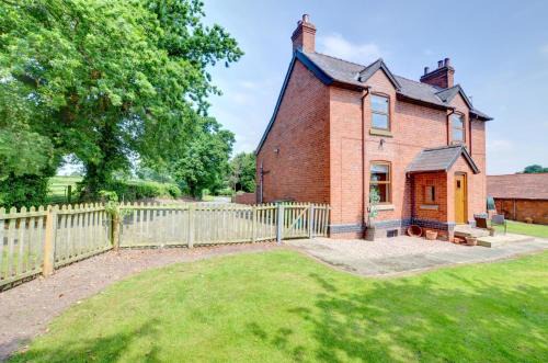 Overton-on-dee Apartment | The Old Farmhouse