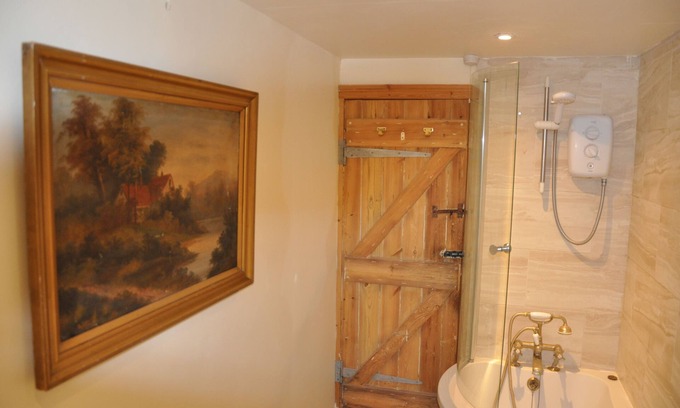 Wallingford Bed & Breakfast | The Old Farmhouse Inn B&B
