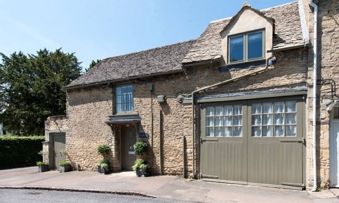 Charlbury House | The Old Fire Station