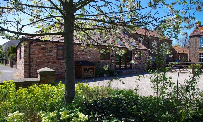 Helperthorpe House | The Old Forge, 4 Bed Modern Barn Conversion in The Yorkshire Wolds