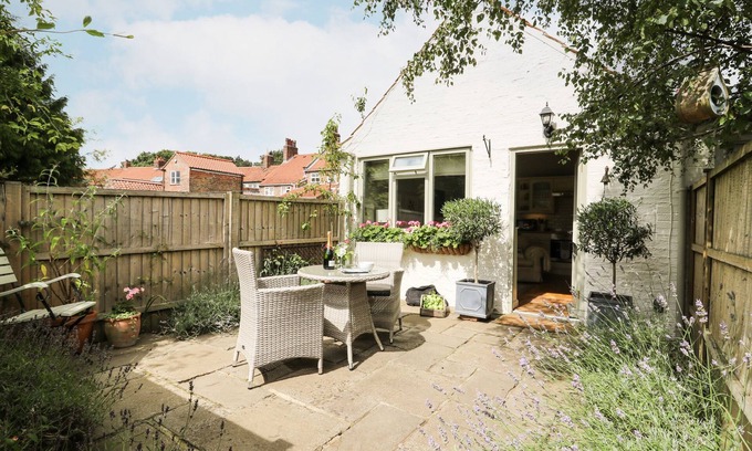 York Cottage | THE OLD FORGE, pet friendly, character holiday cottage in Stillington