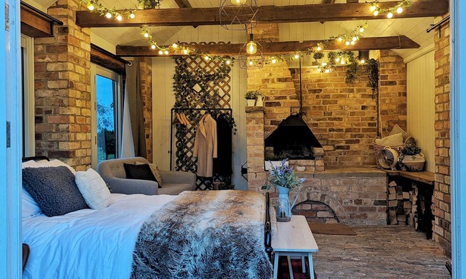 Pocklington House | The Old Forge - Unique and Peaceful Rural Stay in the Heart Of Yorkshire