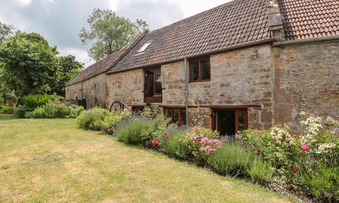 South Perrott House | The Old Granary