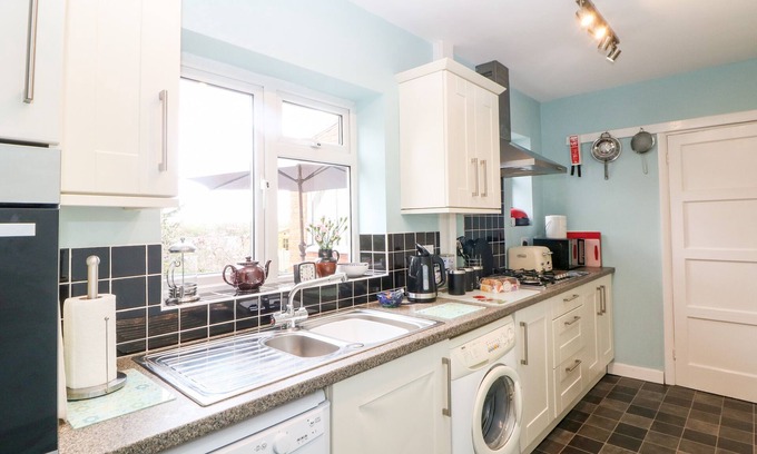 Chesterfield Cottage | The Old Grocery