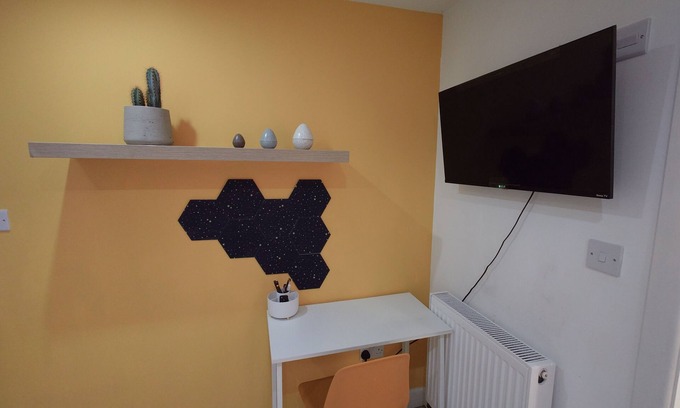 Thornton Heath Apartment | The Old Guest House - R2