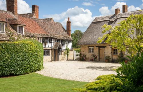 Halford Bed & Breakfast | The Old Manor House
