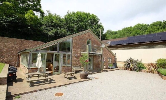 Flaxley Cottage | THE OLD MILL, pet friendly, character holiday cottage in Cinderford
