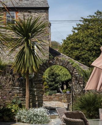 Little Petherick Bed & Breakfast | The Old Mill House