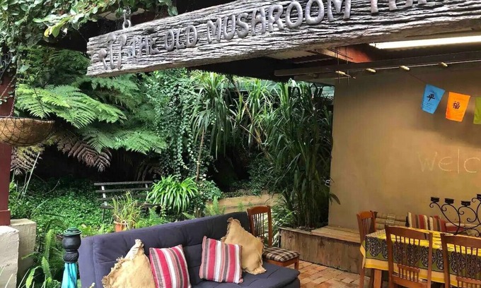 Warburton House | The Old Mushroom Farm