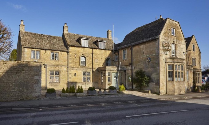 Bourton Hotel | The Old New Inn