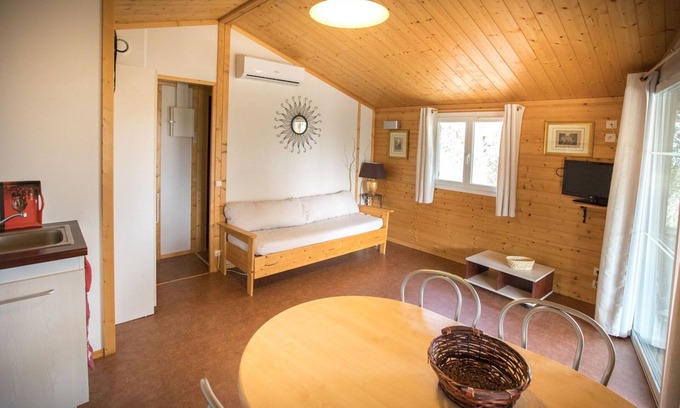 Bourg-Saint-Andeol Ski Chalet | "The old oak" chalet overlooking lavender and mont ventoux