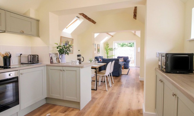 Sutton Maddock Cottage | THE OLD PIGGERY, pet friendly, with a garden in Ironbridge