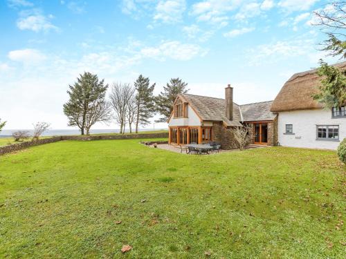 Clovelly House | The Old Post House
