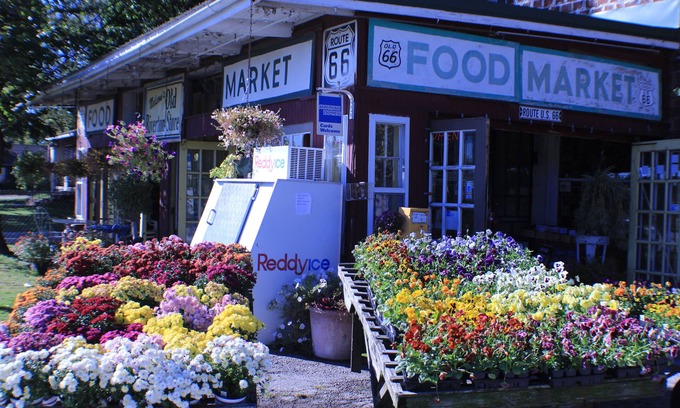 Riverton Apartment | The Old Riverton Post B&B ♦ KS Route 66 ♦ Vintage Charming Family Fun