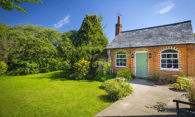 Ascot Cottage | THE OLD SCHOOL HOUSE, ASCOT, BERKSHIRE
