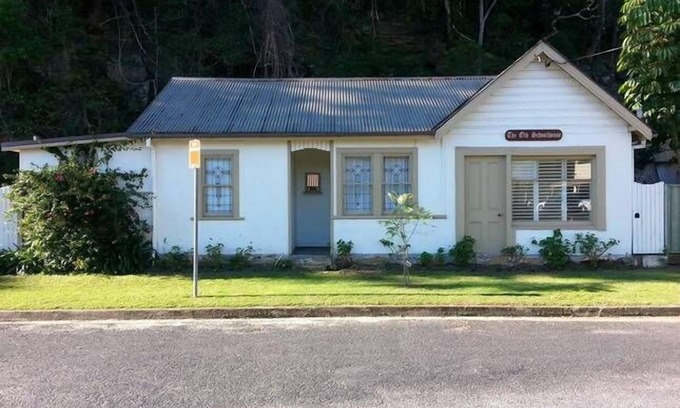 Patonga House | The Old School House STRA # 31919