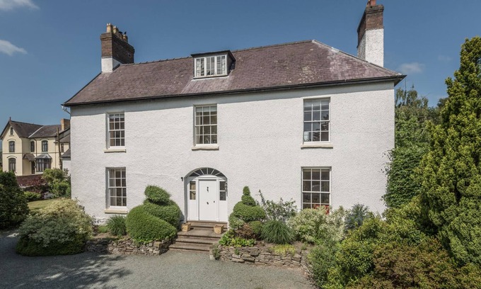 Bishops Castle Cottage | THE OLD SCHOOLHOUSE AND COTTAGE, family friendly in Bishop's Castle