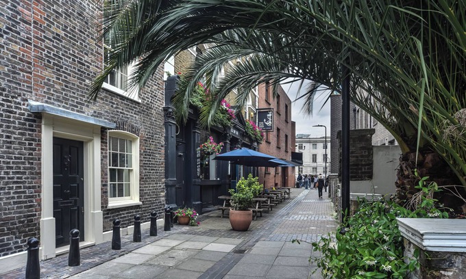 Hackney Central Hotel | The Old Ship