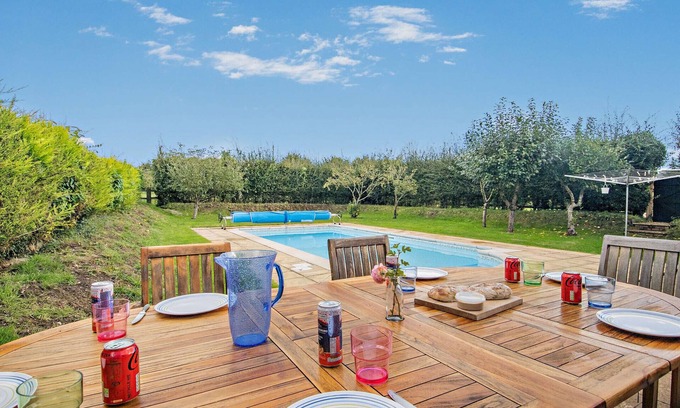 Little Thornage House | The Old Stables - Four Bedroom House, Sleeps 8