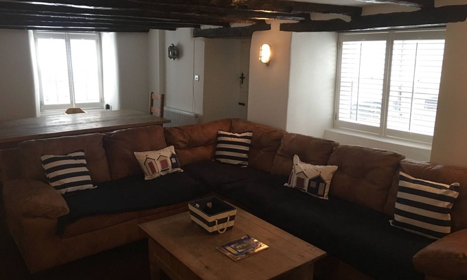 Looe Cottage | The Old Vicarage - a luxury seaside home steeped in Looe's history