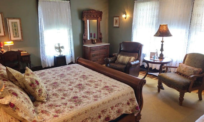 Alderson Apartment | The Old Victorian, Relaxing 4-bedroom Bed & Breakfast in Historic Alderson, WV, with AC, WiFi