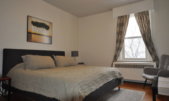 Meaford Apartment | The Olde Hotel Suite 2