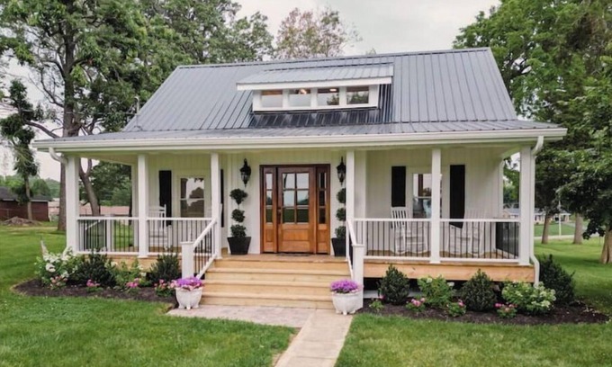 Tusculum House | The Olde White House