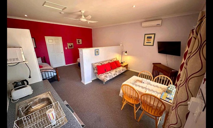 Balladong Bed & Breakfast | The Olive Branch York Bed and Breakfast