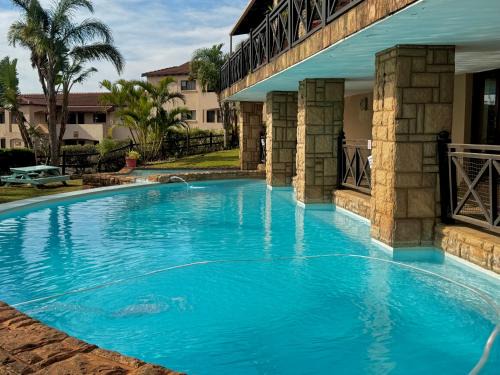 Port Edward Hotel | The olive stay at Edwardian unit F7