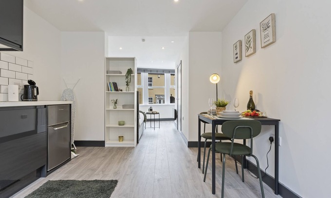 Giltbrook Apartment | The Olive Suite - Studio Apartment In Ilkeston