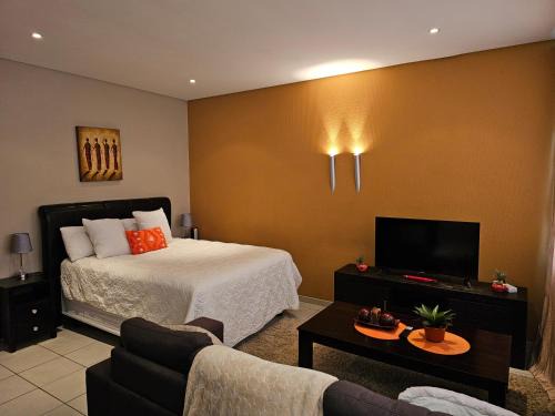 Downtown Johannesburg Apartment | The Orange Corner II