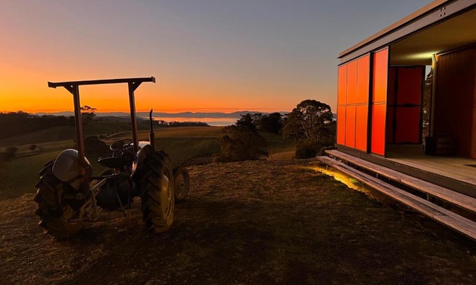 Premaydena House | The Orange House