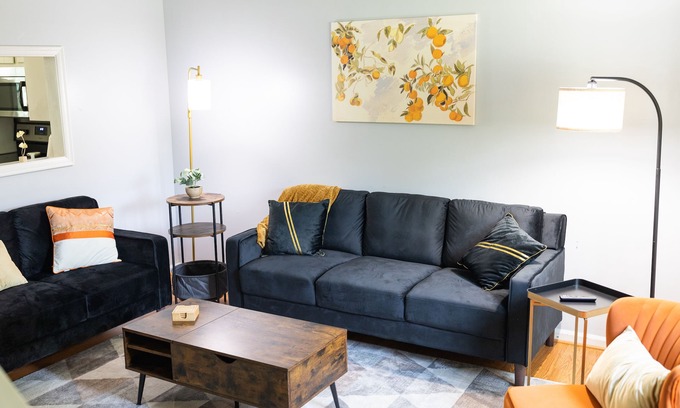 Lynchburg House | The Orange House - Only 4 Minutes from LU