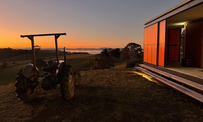 Nubeena House | The Orange House (Tasman Peninsula)