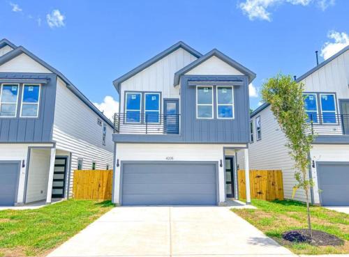 Southeast Houston House | The Orange HTX by NRG Med Cent