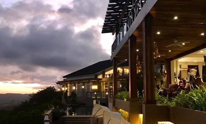 Laurel Bed & Breakfast | The Oriental Luxury Suites Tagaytay