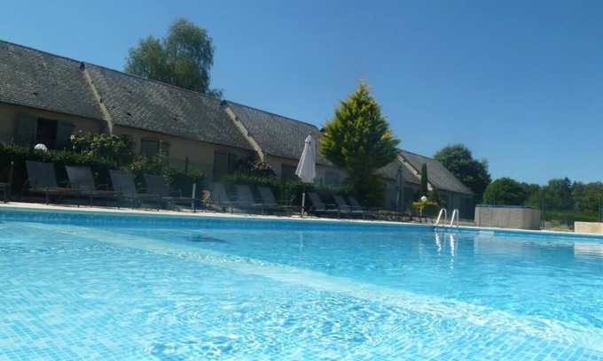 Saint-Pardoux-l'Ortigier Hotel | The Originals Relais, Hôtel Restaurant Les Coquelicots