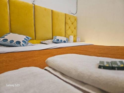 Orchha Apartment | The OrtusStays - Sunrise Room