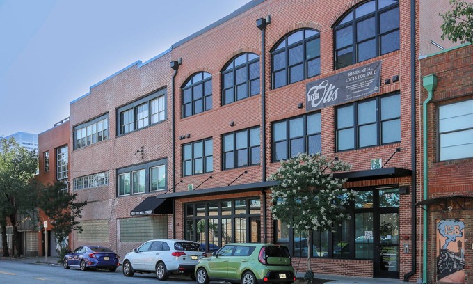 Castleberry Hill Apartment | The Otis Boutique Hotel, Sleeps 48