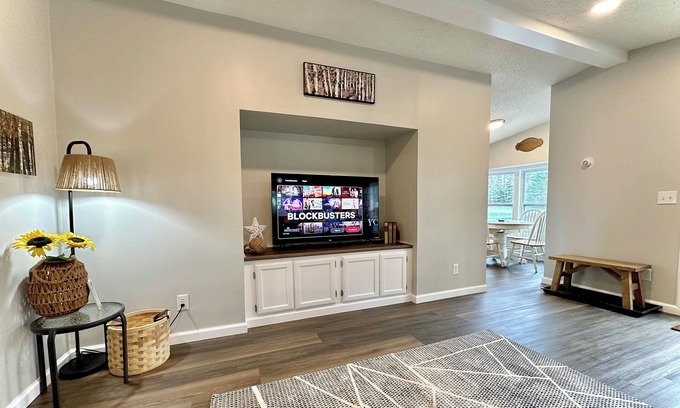 Michaywe House | The Otsego! nnA Marvelous 3-bedroom house!