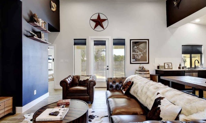 Spring Branch House | The Outlaw Lake House Canyon Lake FAMILY
