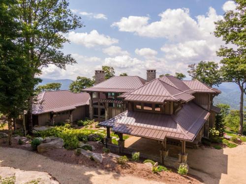 Banner Elk House | The Outside Inn at Eagles Nest